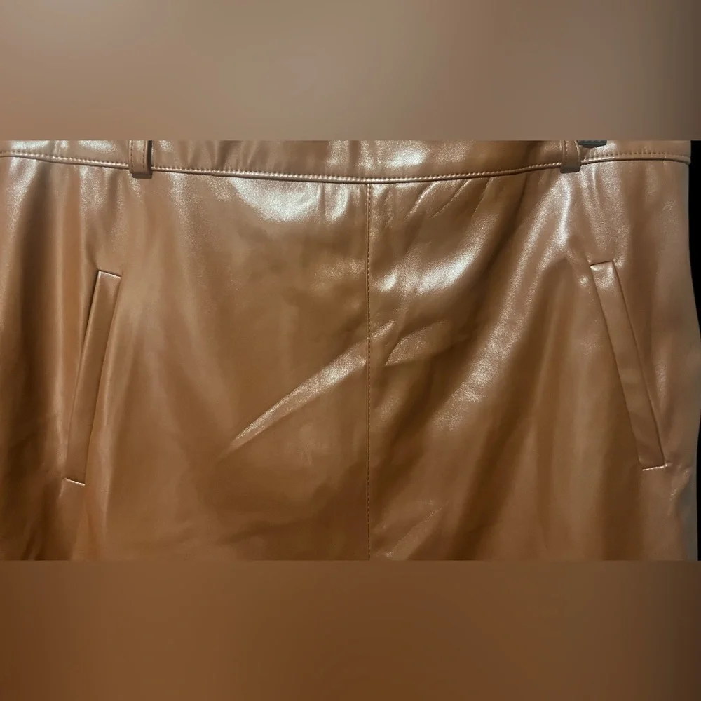 Elegant Brown Women's Faux Leather Skirt - Picture 4 of 5